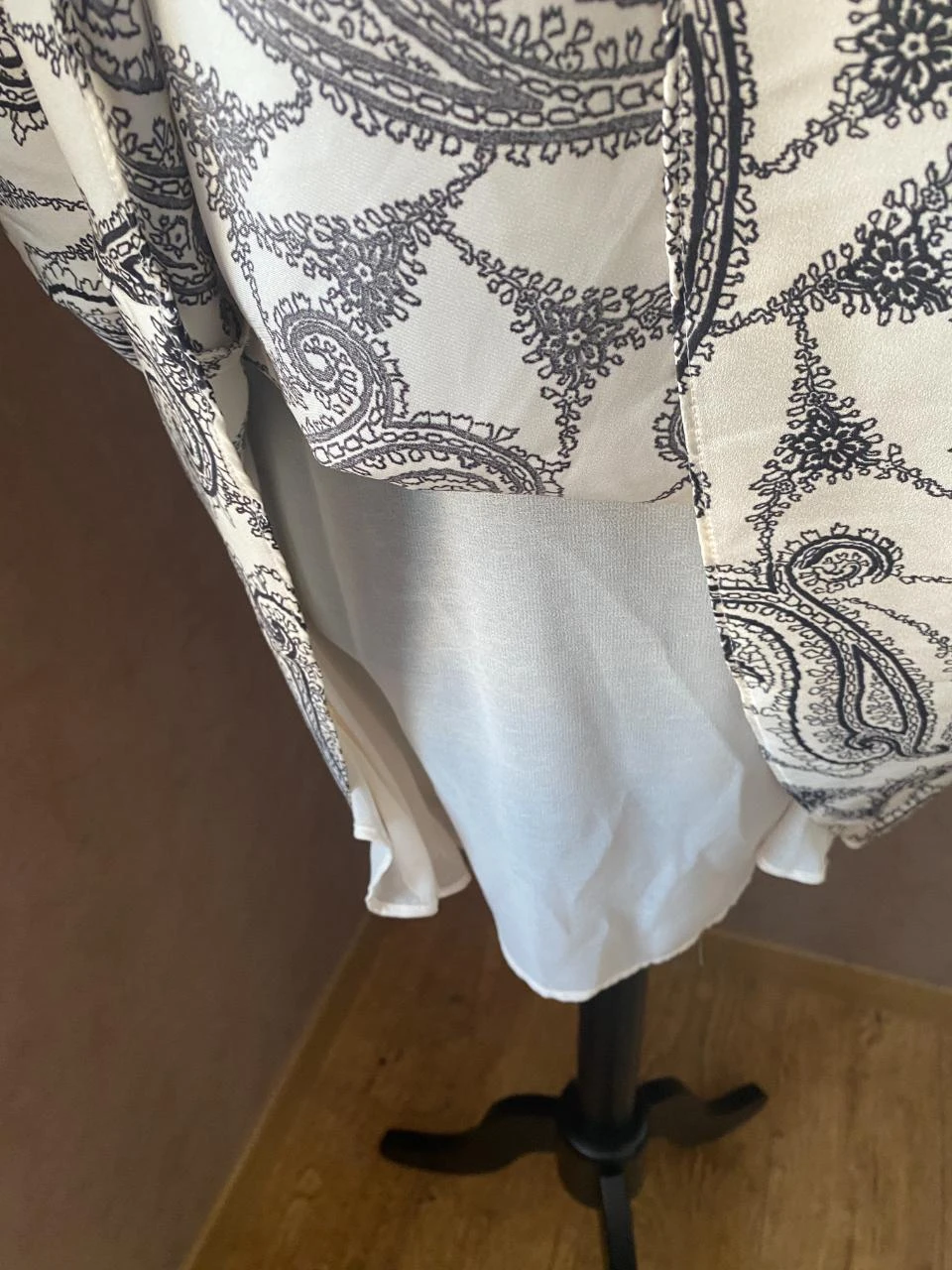 Mango Dress Size 36 Ecru Black Cashmere Print – Fluid Cut, Lined, Elegant – photo 10